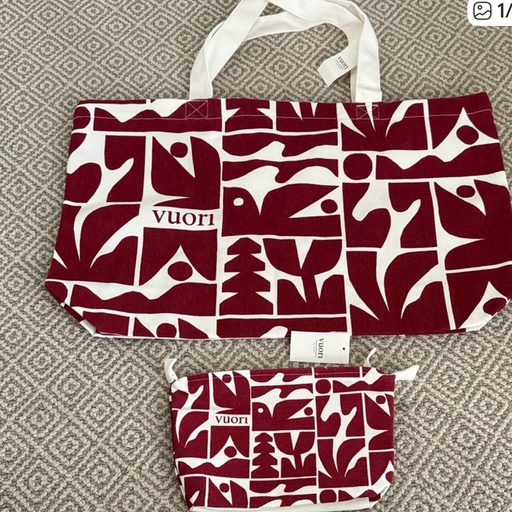 Vuori 2025 Limited Edition bag and tote set in strawberry. New.